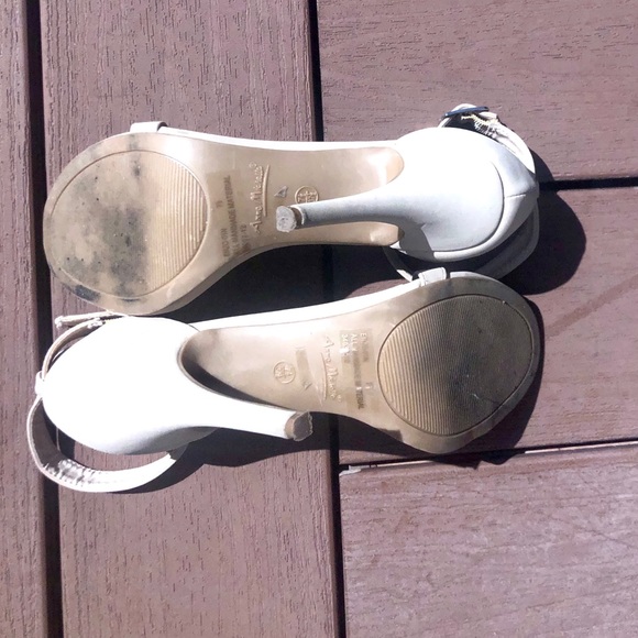 Anne Michelle Nude Strappy Heals. - Picture 4 of 5